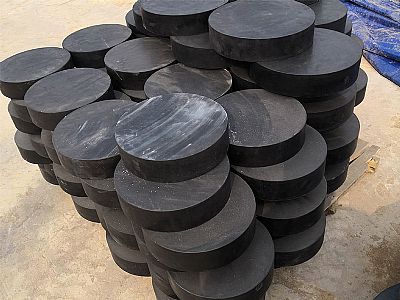 宽甸县板式橡胶支座由若干层橡胶片与薄钢板经加压硫化